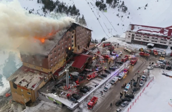 Թուրքիայի լեռնադահուկային հանգստյան գոտիներից մեկում բռնկված հրդեհի հետևանքով կան զոհեր (տեսանյութ)